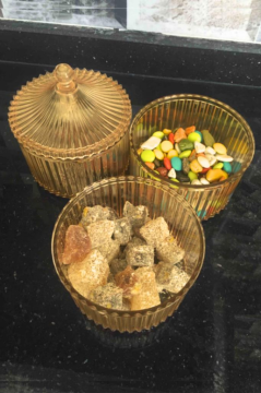 Flora 3 Katlı Drajelik, Akrilik Sunumluk Baharatlık Kurabiyelik Şekerlik Saklama Kabı (3x500ml) Sarı