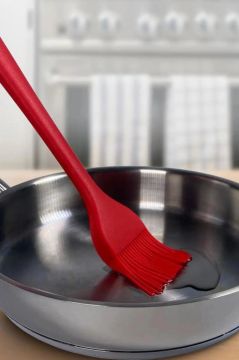 Silicolife Yumurta Fırçası, Isıya Dayanıklı Yanmaz Yapışmaz Tek Parça Silikon Fırça 21cm Kırmızı