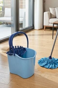 Flora 2’li Temizlik Seti Mavi, Sıkmalı Temizlik Yer Silme Kovası + Süper Emici Mikrofiber Jumbo Mop