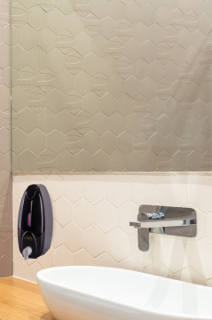 Flosoft F160S Pratik Kapaklı Siyah Köpük Verici 500 ml, Duvara Monte Ekonomik Köpük Sabun Dispenseri