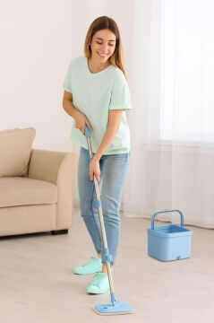 Flora Kare Spin Mop Set, Temiz ve Kirli Suyu Ayıran Mikrofiber Döner Temizlik Seti 1+1 Mop Mavi