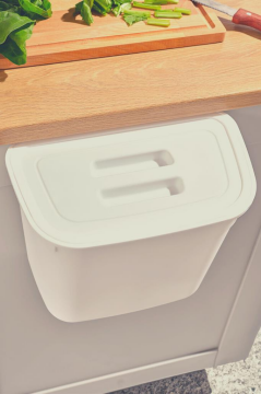 Flosoft Dolap İçi Kapaklı Asılabilir Çöp Kovası, Dolap Kapağı Askılı Çöp Kutusu 7 litre Krem