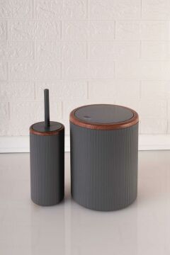 Ahşap Desenli Sallanır Kapak Çizgili Banyo Çöp Kovası Fırça Seti Beyaz Gri