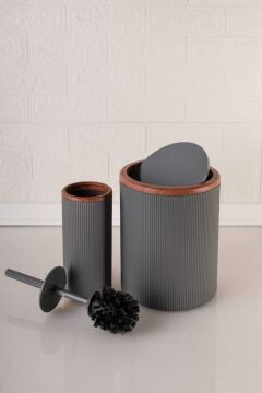 Ahşap Desenli Sallanır Kapak Çizgili Banyo Çöp Kovası Fırça Seti Beyaz Gri