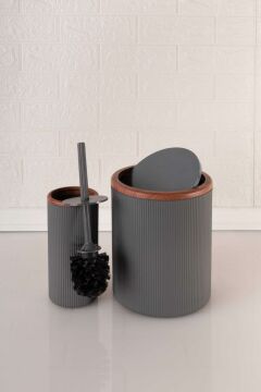 Ahşap Desenli Sallanır Kapak Çizgili Banyo Çöp Kovası Fırça Seti Beyaz Gri